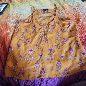 Floral top size Medium